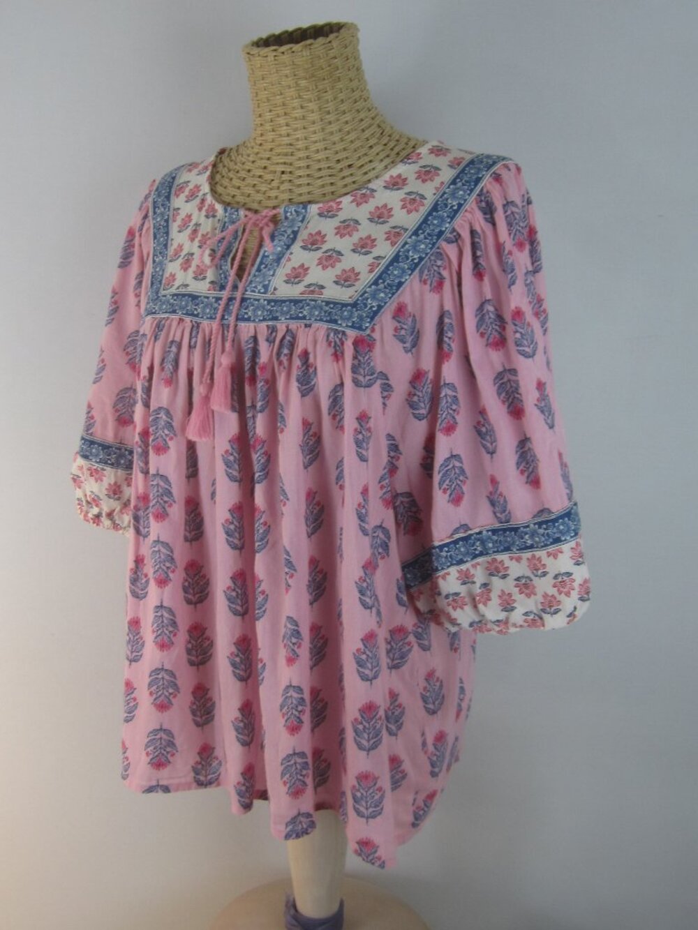 Old Navy Women L Pink Blue Provincial Floral SS Tunic Top Shirt Cotton Rayon